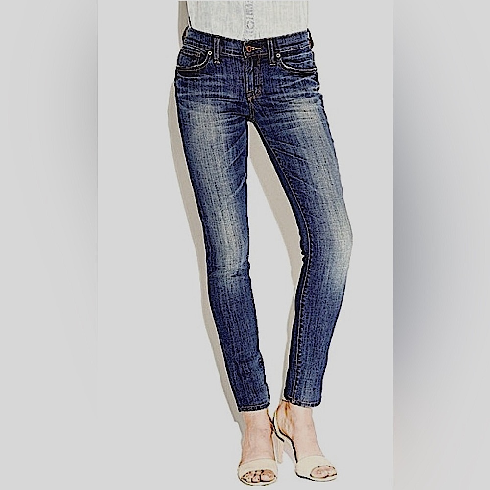 Lucky Brand Charlie Skinny Jeans. NWT Size 2/26 30”